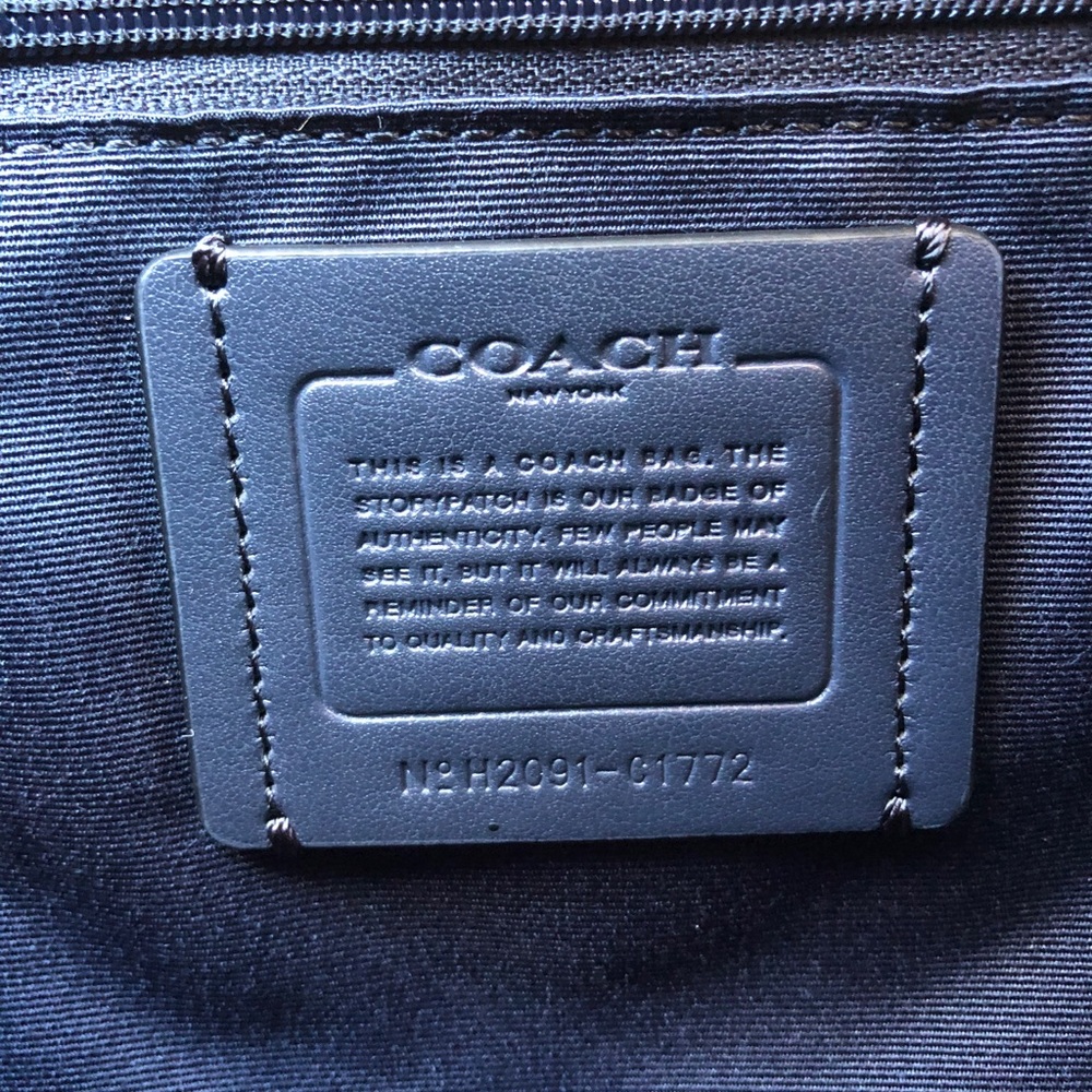 Coach Gallery Tote in Snowflake Print - Picture 8 of 9